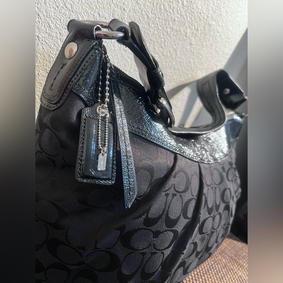 Coach Hobo Designer Women's Bag - Picture 3 of 7